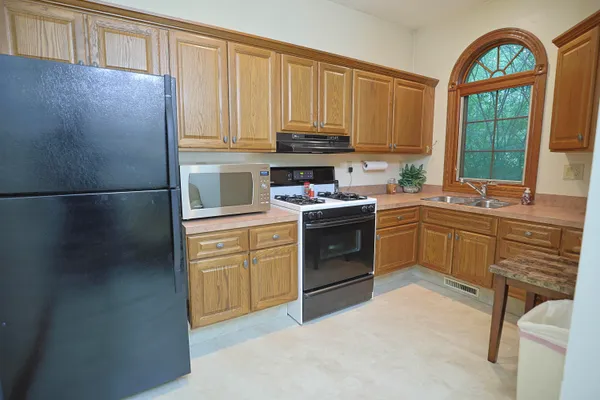 $1,225,000 | 2315 Weigl Road, Saginaw, MI 48609