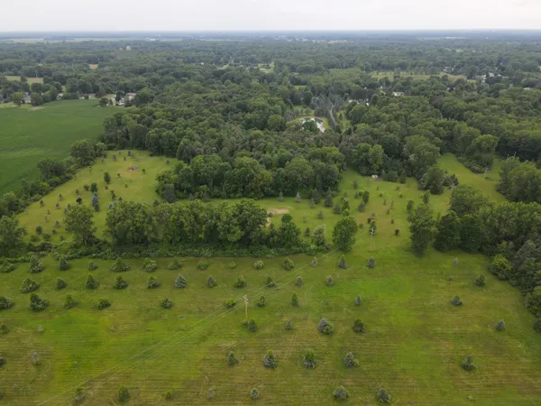 $1,225,000 | 2315 Weigl Road, Saginaw, MI 48609