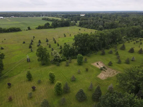 $1,225,000 | 2315 Weigl Road, Saginaw, MI 48609