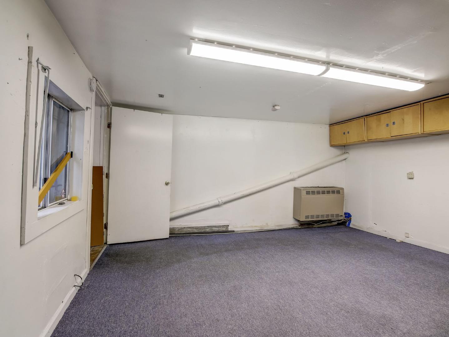 1164 Ocean Avenue Oakland, CA 94608 - Photo 14 of 32 a view of an empty room