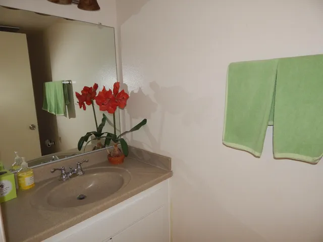 $425,000 | 2010 Lawrence Crossley Road, Unit 1, Palm Springs, CA 92264