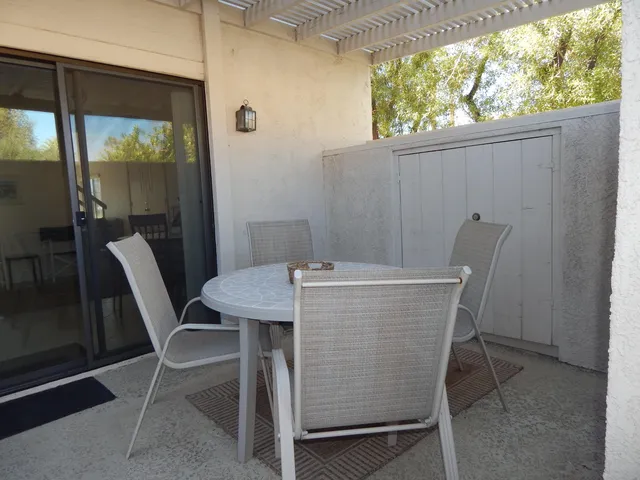 $425,000 | 2010 Lawrence Crossley Road, Unit 1, Palm Springs, CA 92264
