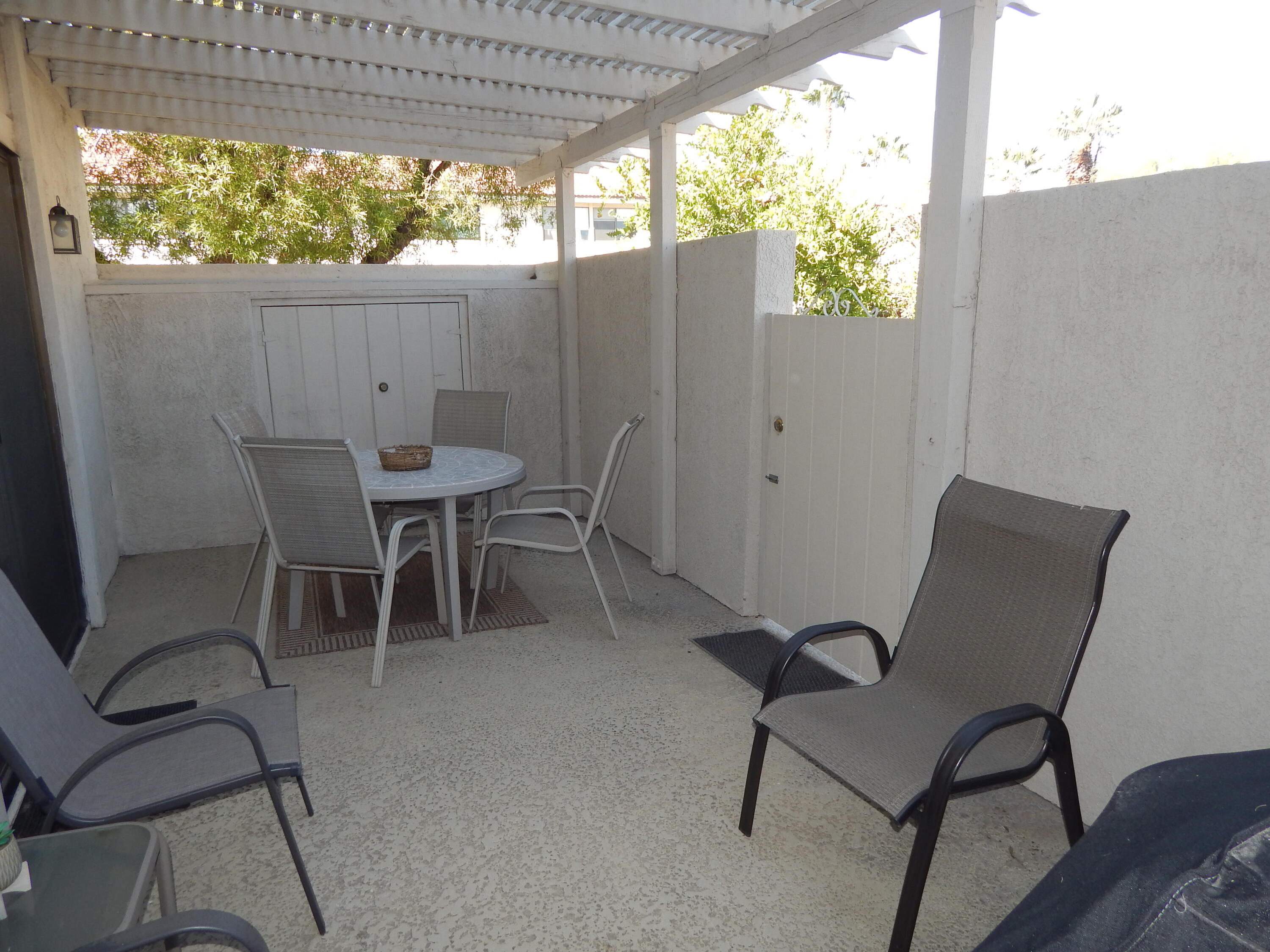 2010 Lawrence Crossley Road, Unit 1 Palm Springs, CA 92264 - Photo 18 of 36 DSCN5435