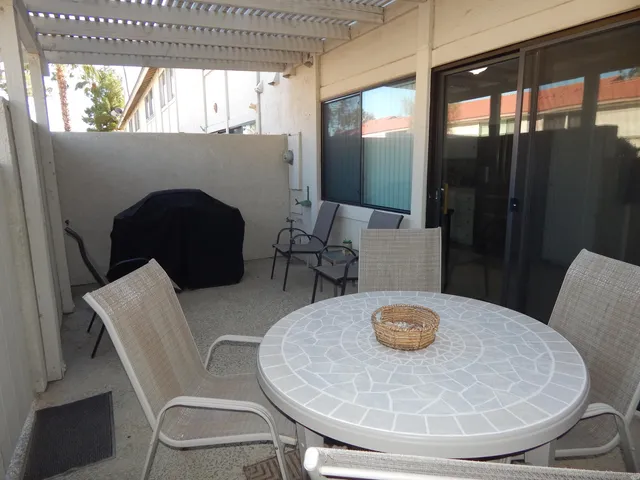 $425,000 | 2010 Lawrence Crossley Road, Unit 1, Palm Springs, CA 92264