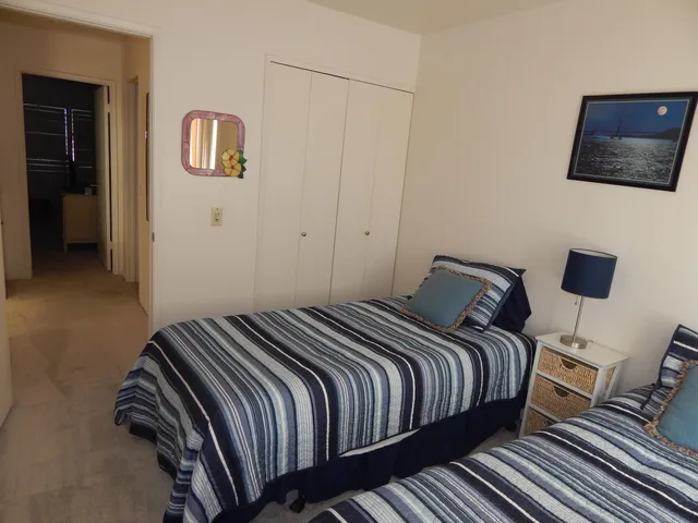 $425,000 | 2010 Lawrence Crossley Road, Unit 1, Palm Springs, CA 92264