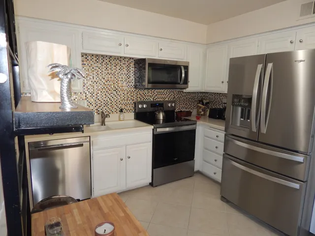 $425,000 | 2010 Lawrence Crossley Road, Unit 1, Palm Springs, CA 92264