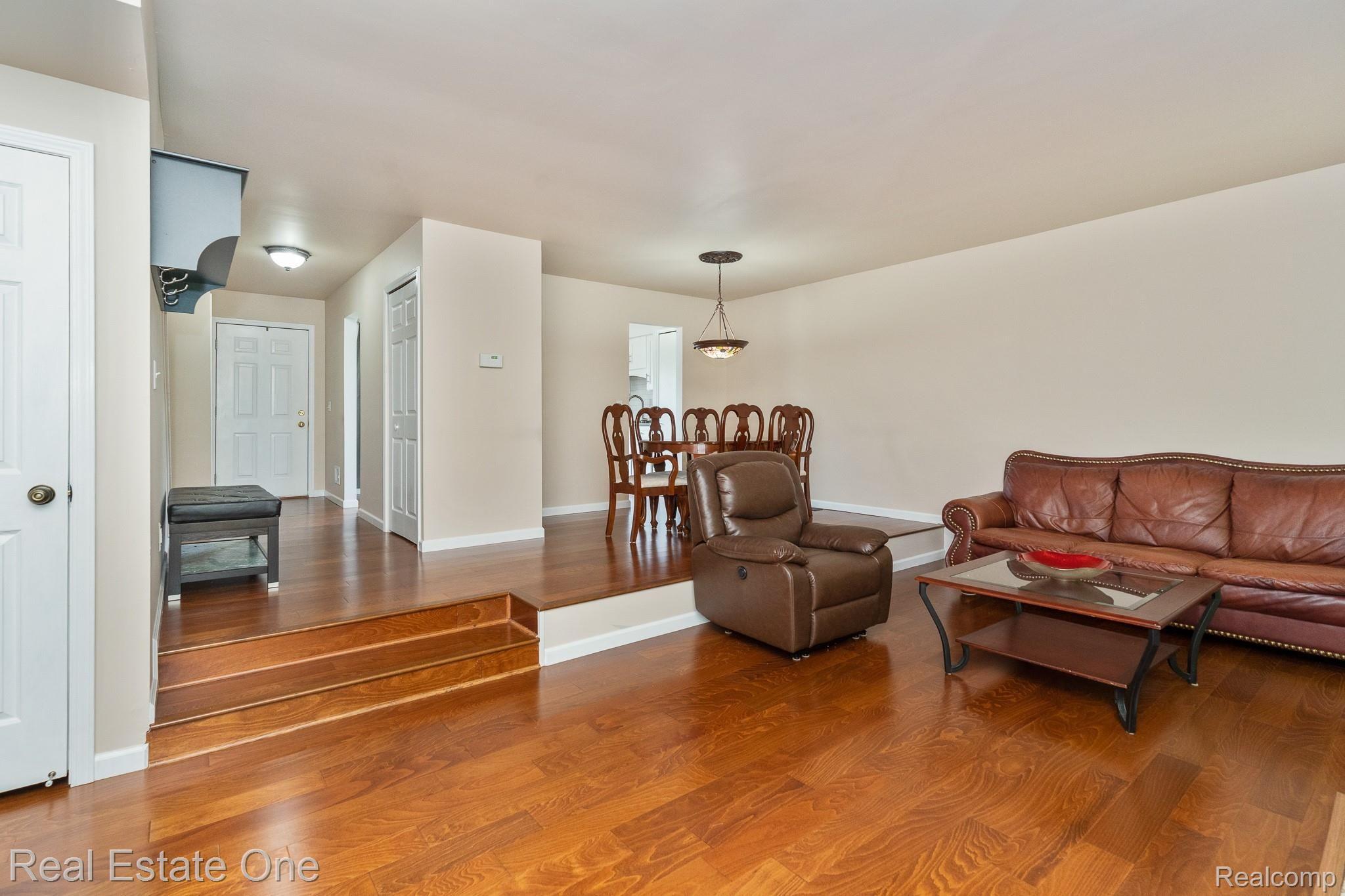 1370 Crescent Lane, Unit 302 Rochester, MI 48306 - Photo 18 of 41 Crescent MLS-W020.jpg