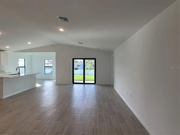 $2,000 | 11100 Vanessa Avenue, Englewood, FL 34224