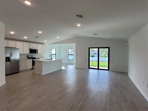 $2,000 | 11100 Vanessa Avenue, Englewood, FL 34224