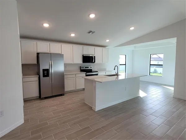 $2,000 | 11100 Vanessa Avenue, Englewood, FL 34224