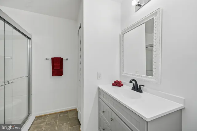 $2,650 | 11170 Hamlet Court, Fredericksburg, VA 22407