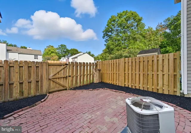 $2,650 | 11170 Hamlet Court, Fredericksburg, VA 22407