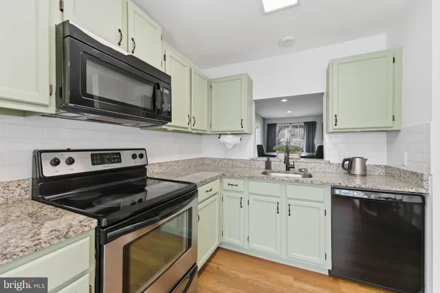 $2,650 | 11170 Hamlet Court, Fredericksburg, VA 22407