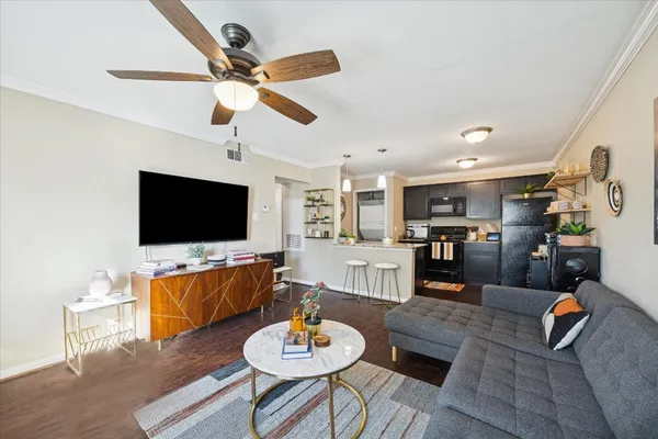 $1,195 | 1600 West T C Jester Boulevard, Unit 35, Houston, TX 77008