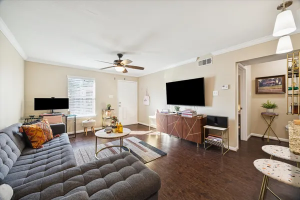 $1,195 | 1600 West T C Jester Boulevard, Unit 35, Houston, TX 77008