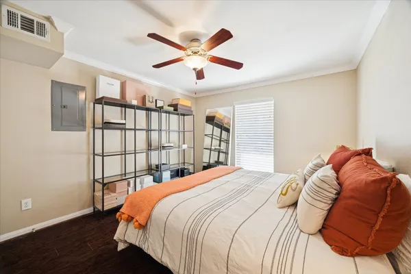 $1,195 | 1600 West T C Jester Boulevard, Unit 35, Houston, TX 77008