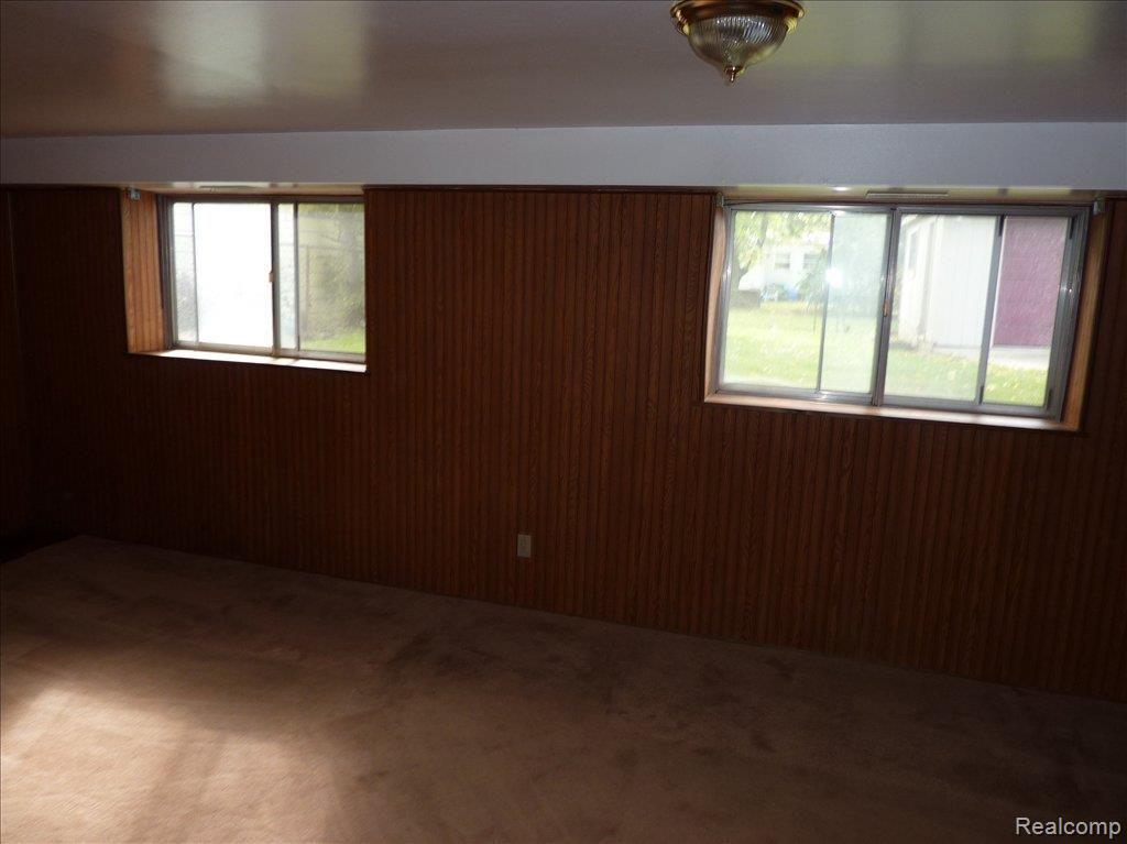 28449 Cherry Hill Road Inkster, MI 48141 - Photo 6 of 12 Family room