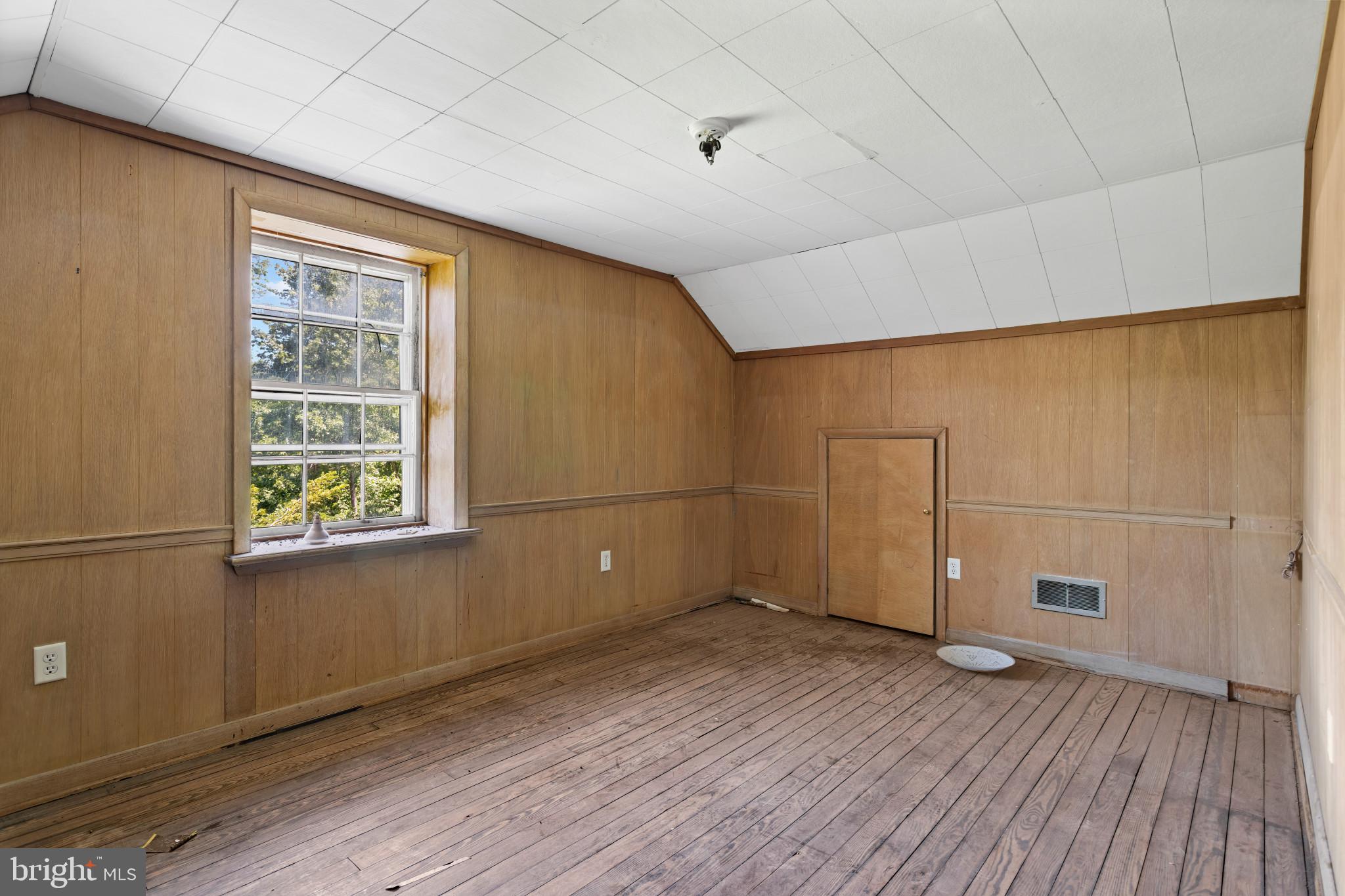 2316 Midland Road Harrisburg, PA 17104 - Photo 22 of 50