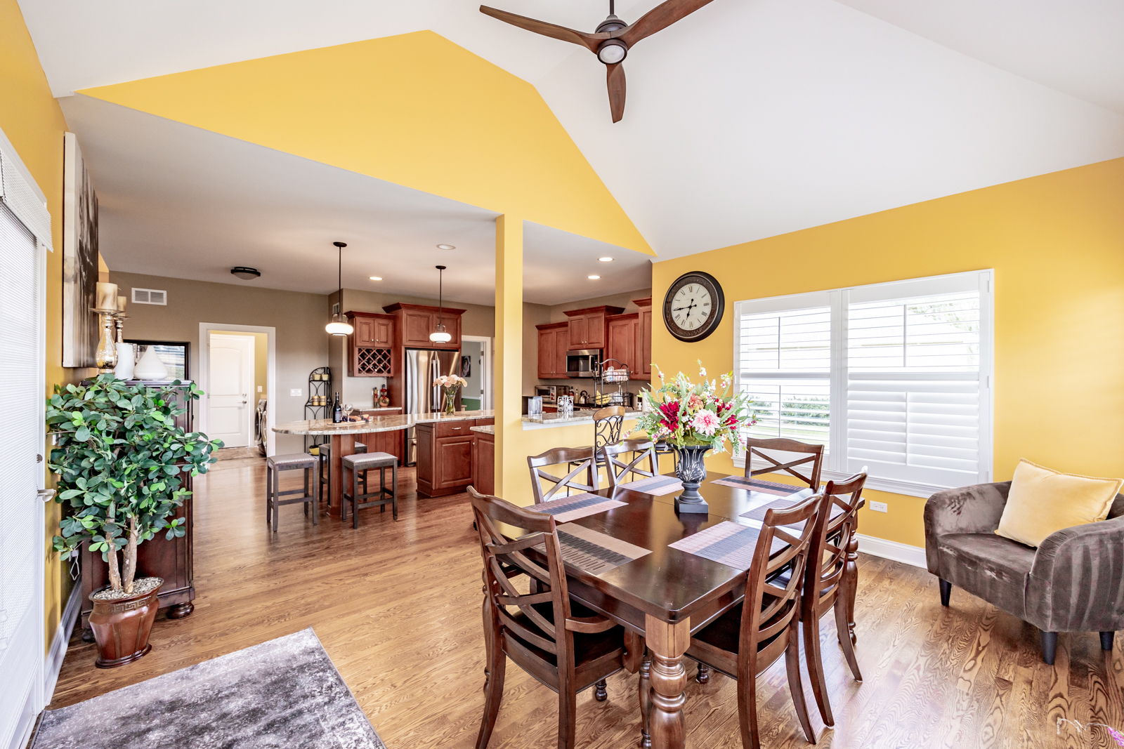 695 Slate Run Elgin, IL 60124 - Photo 13 of 43 Gallery Image 13