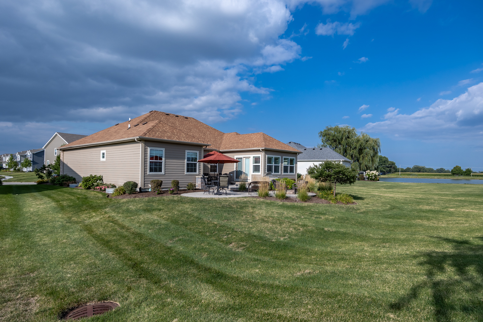 695 Slate Run Elgin, IL 60124 - Photo 42 of 43 Gallery Image 42
