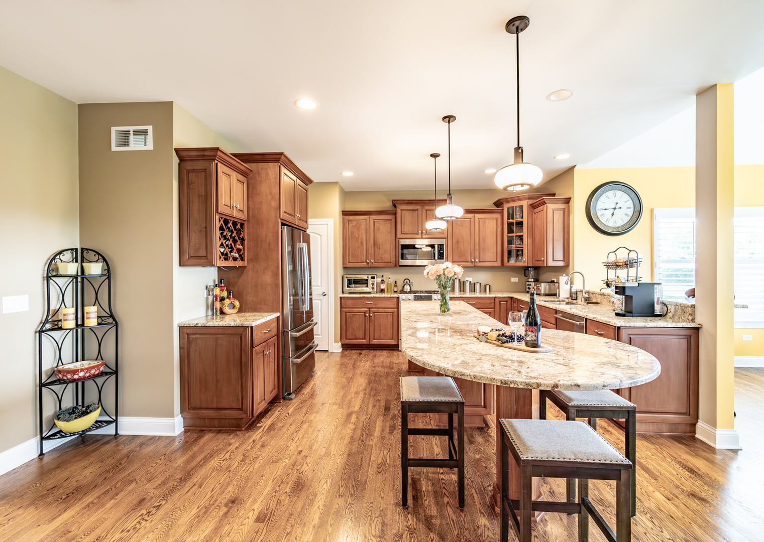 695 Slate Run Elgin, IL 60124 - Photo 9 of 43 Gallery Image 9