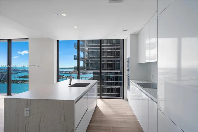 $16,000 | 700 Northeast 24th Street, Unit 4807, Miami, FL 33137