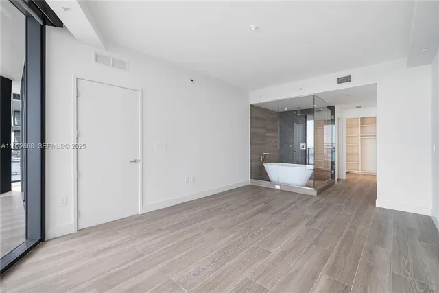 $16,000 | 700 Northeast 24th Street, Unit 4807, Miami, FL 33137