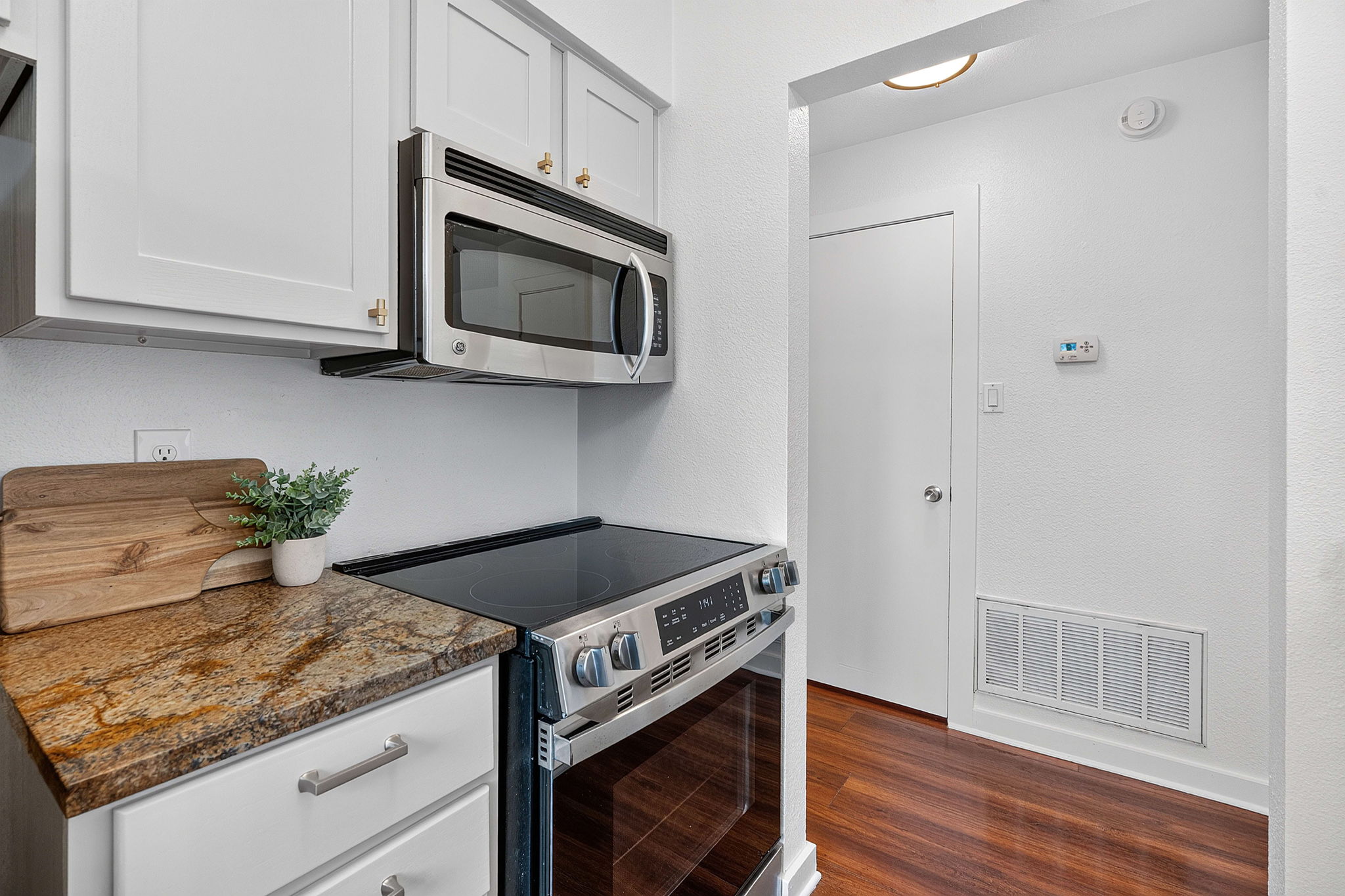 2215 Post Road, Unit 2072 Austin, TX 78704 - Photo 9 of 23 Gallery Image 9
