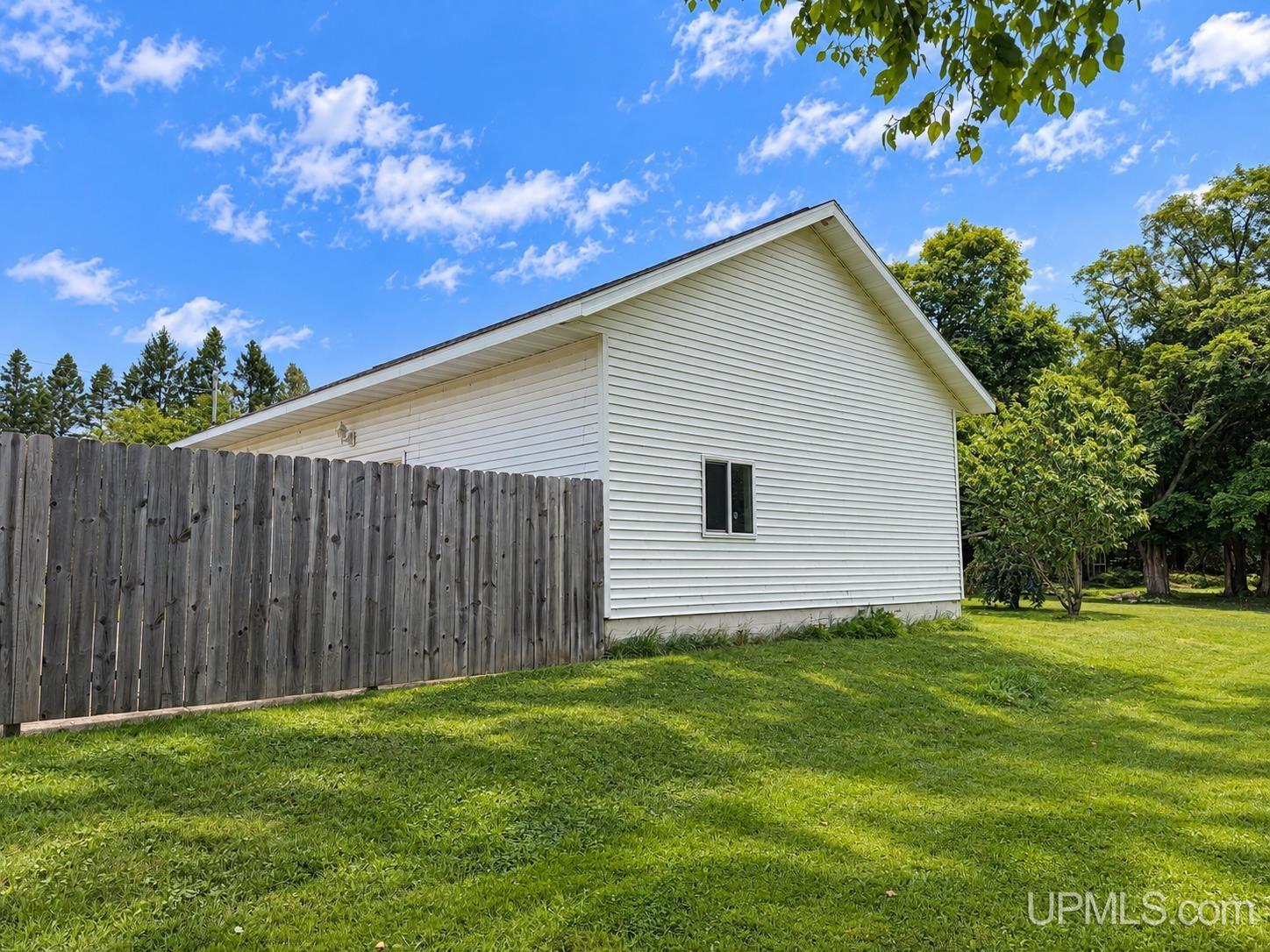 1112 North Co Road Gulliver, MI 49840 - Photo 6 of 36 Gallery Image 6