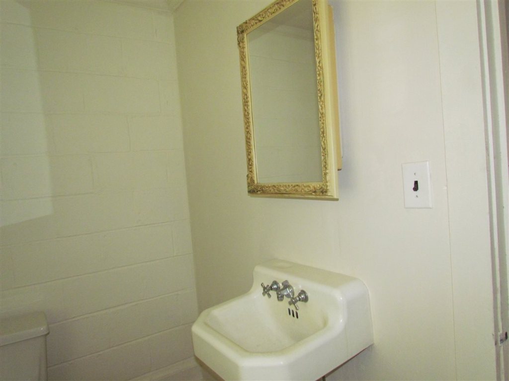 110 Tokeena Road Seneca, SC 29678 - Photo 15 of 30 Gallery Image 15