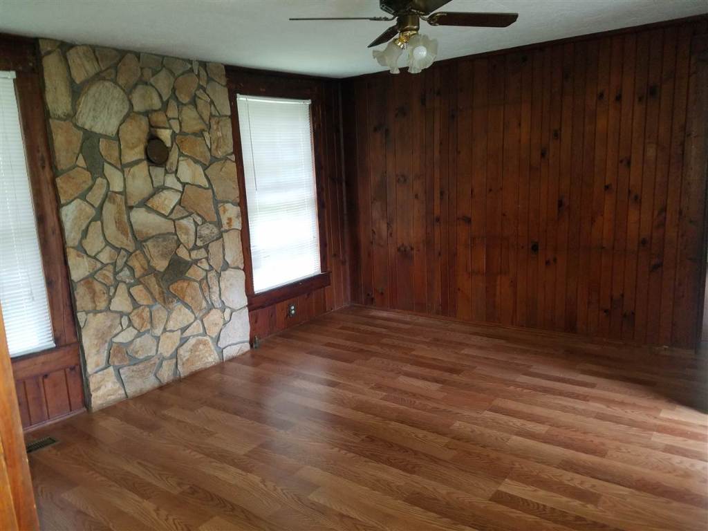 110 Tokeena Road Seneca, SC 29678 - Photo 18 of 30 Gallery Image 18