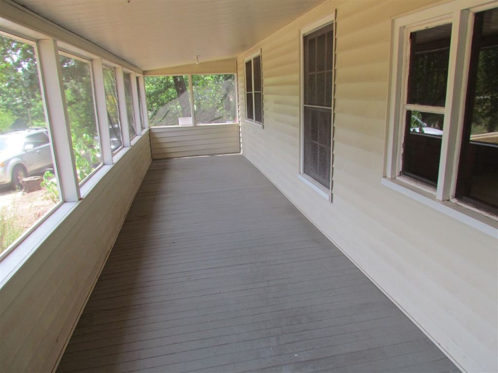 110 Tokeena Road Seneca, SC 29678 - Photo 4 of 30 Gallery Image 4
