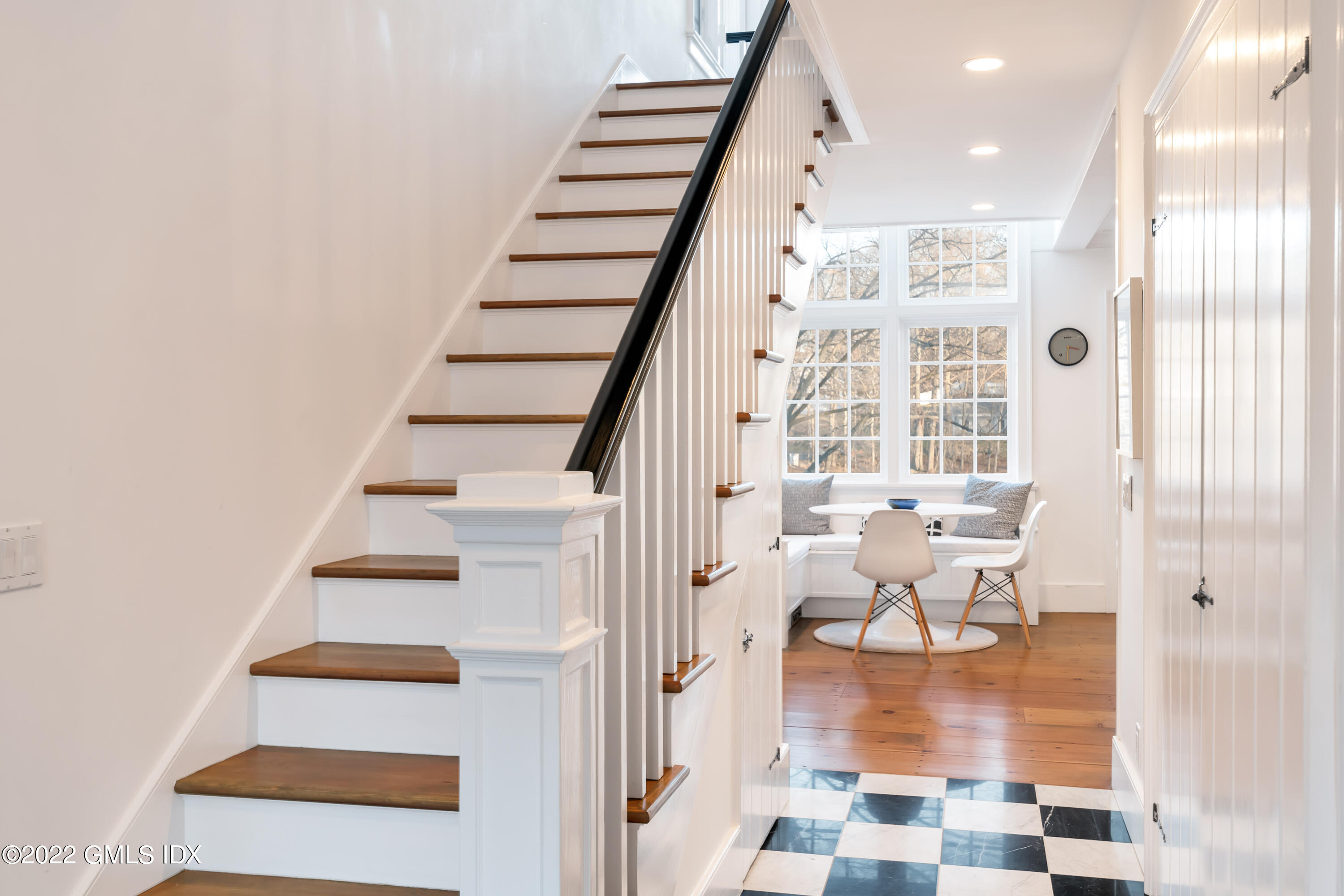 207 Valley Road Cos Cob, CT 06807 - Photo 3 of 17 FOYER