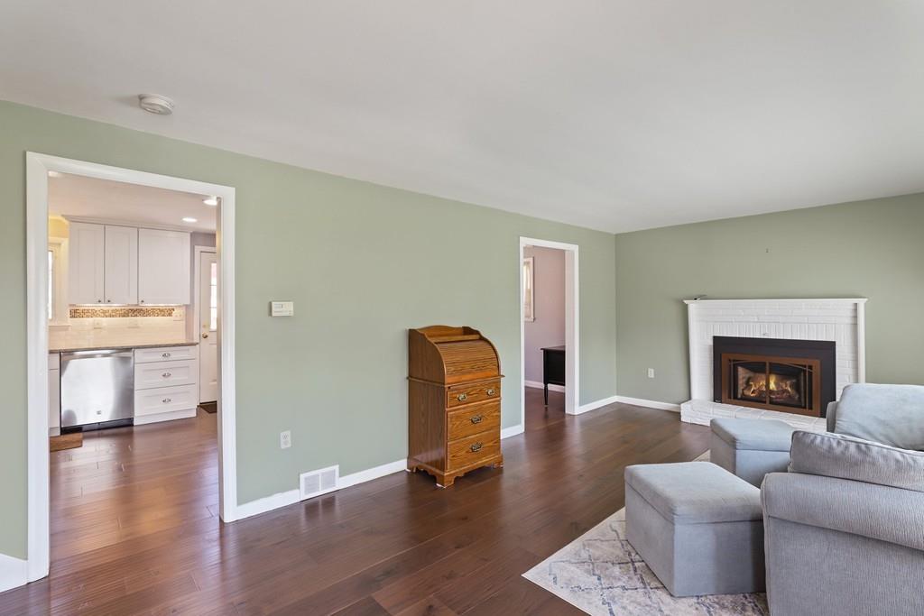 18 Robin Hill Road Holliston, MA 01746 - Photo 9 of 38 Gallery Image 9