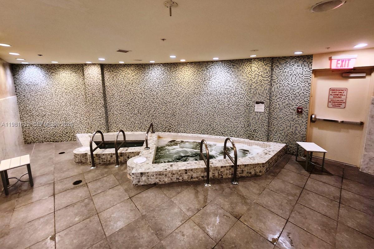 253 Northeast 2nd Street, Unit 220 Miami, FL 33132 - Photo 11 of 16