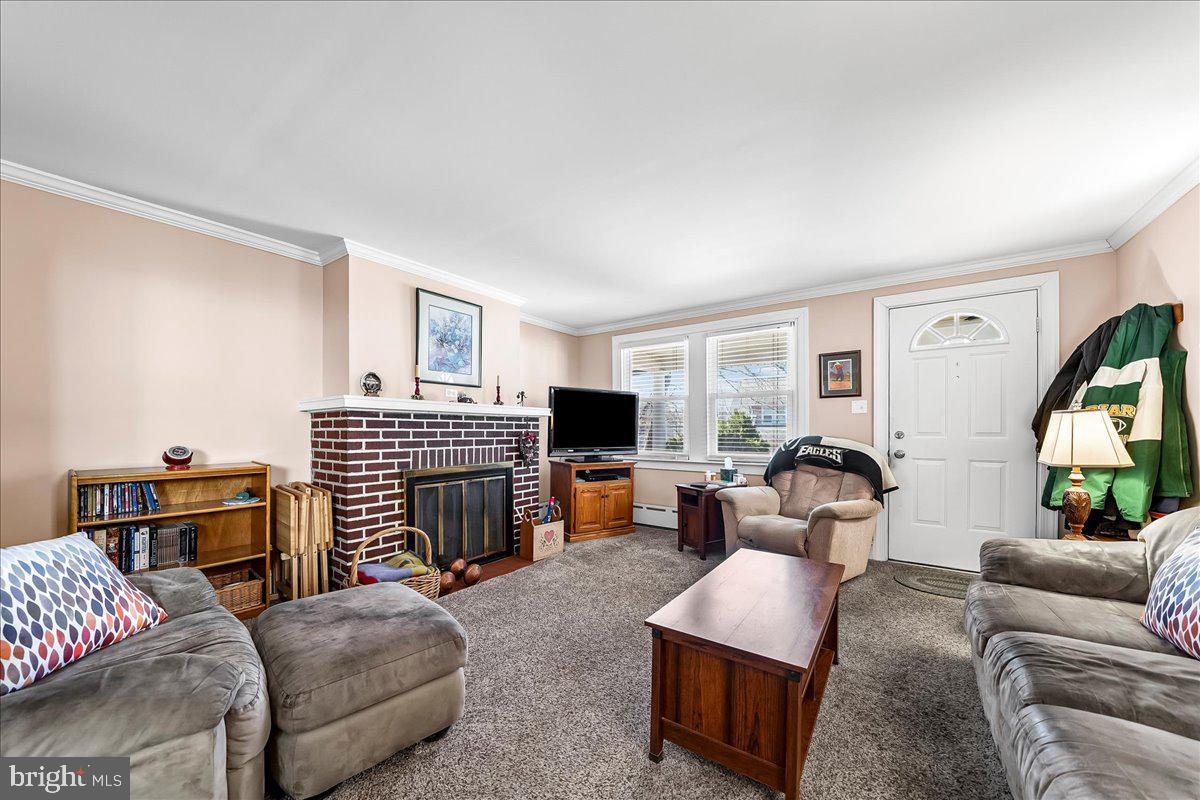 341 Blanchard Road Drexel Hill, PA 19026 - Photo 5 of 30