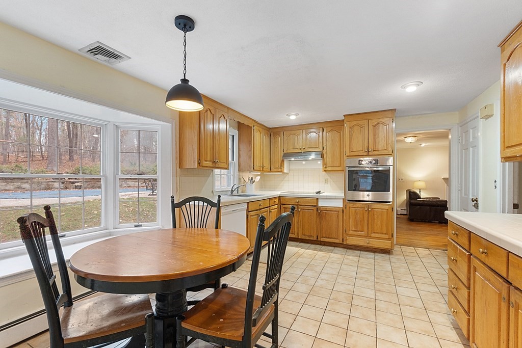 12 Tophet Road Lynnfield, MA 01940 - Photo 8 of 15 Gallery Image 8
