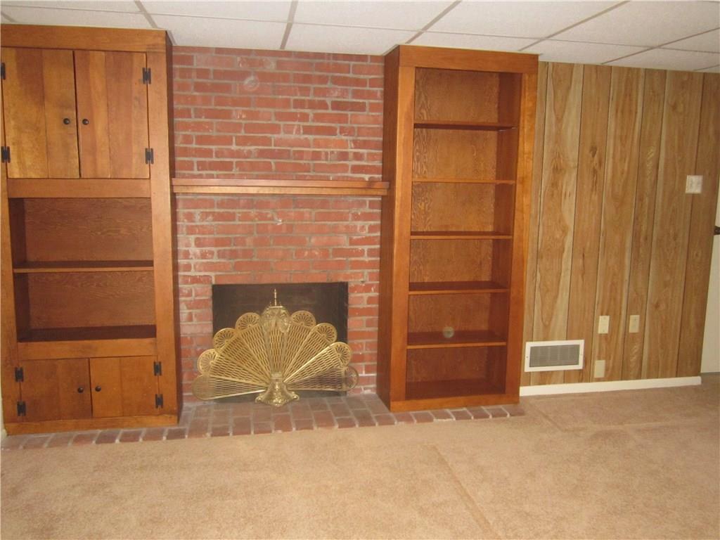 36 Churchill Road Pittsburgh, PA 15235 - Photo 21 of 25 Lower level guest room/ office.