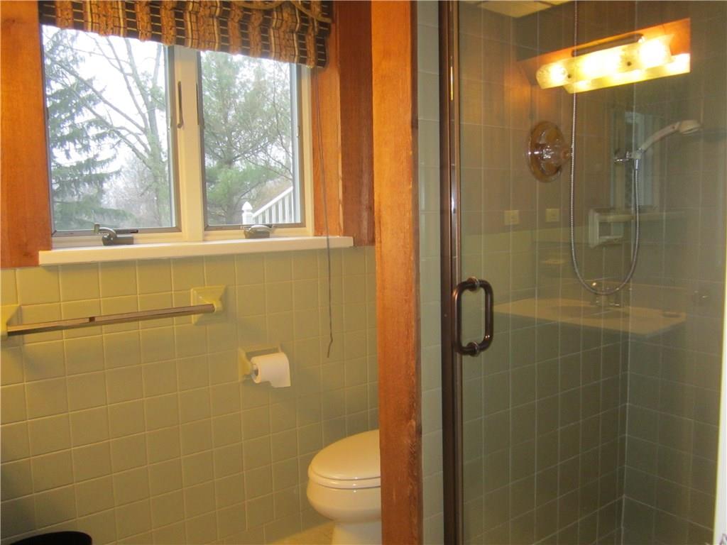 36 Churchill Road Pittsburgh, PA 15235 - Photo 24 of 25 Full bath