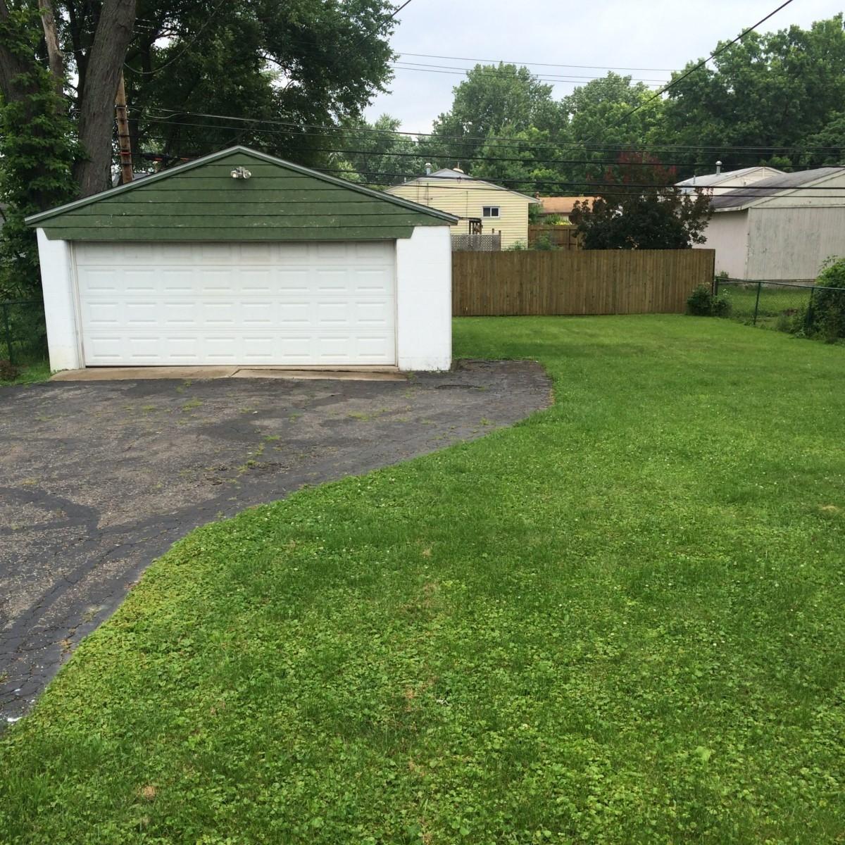 2170 Ferris Road Columbus, OH 43224 - Photo 2 of 20