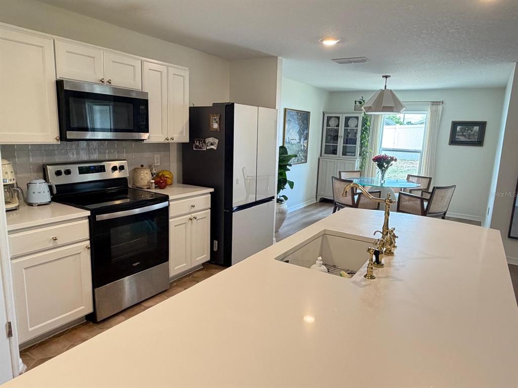 6450 Mariner Boulevard Spring Hill, FL 34609 - Photo 3 of 30