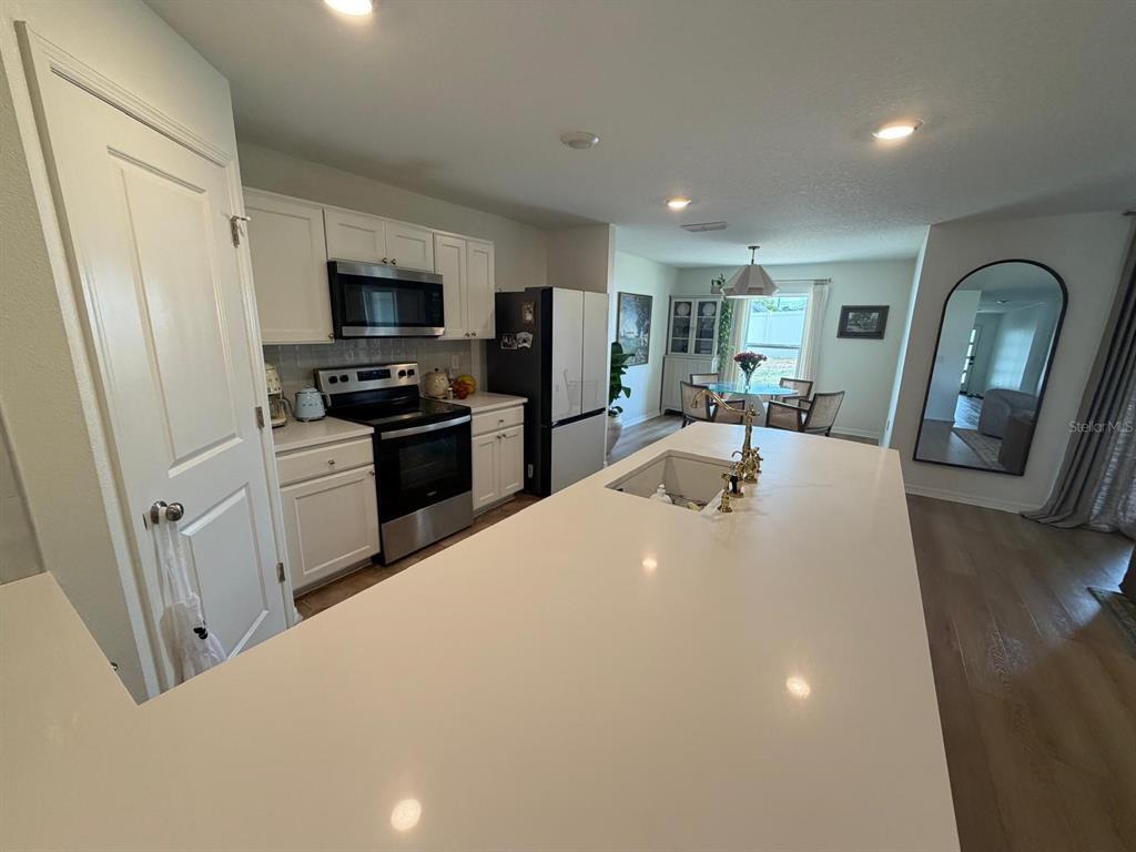 6450 Mariner Boulevard Spring Hill, FL 34609 - Photo 4 of 30