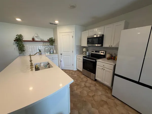 $375,000 | 6450 Mariner Boulevard, Spring Hill, FL 34609