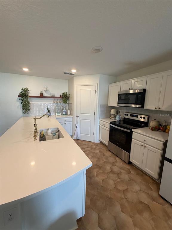 6450 Mariner Boulevard Spring Hill, FL 34609 - Photo 9 of 30