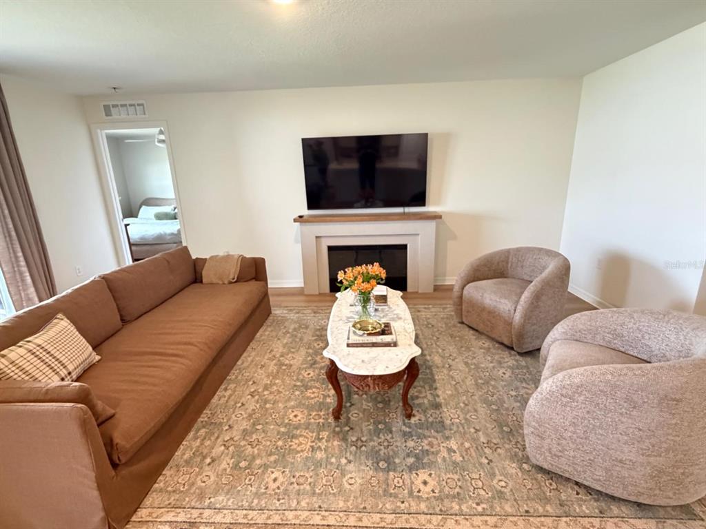 6450 Mariner Boulevard Spring Hill, FL 34609 - Photo 10 of 30