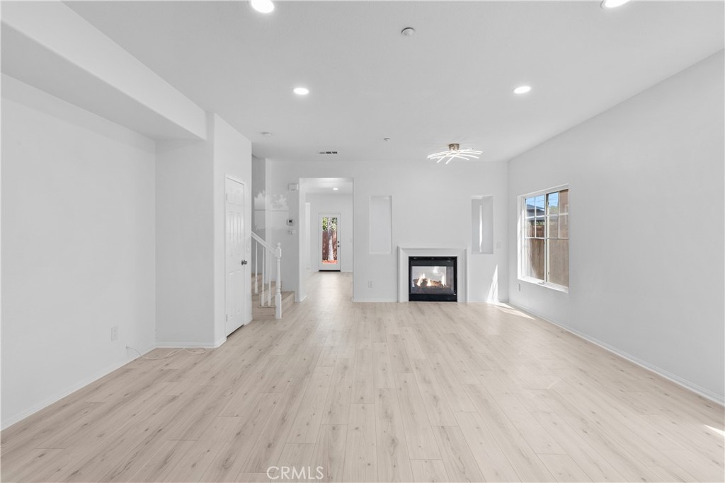 1271 Castledale Street Riverside, CA 92501 - Photo 8 of 54