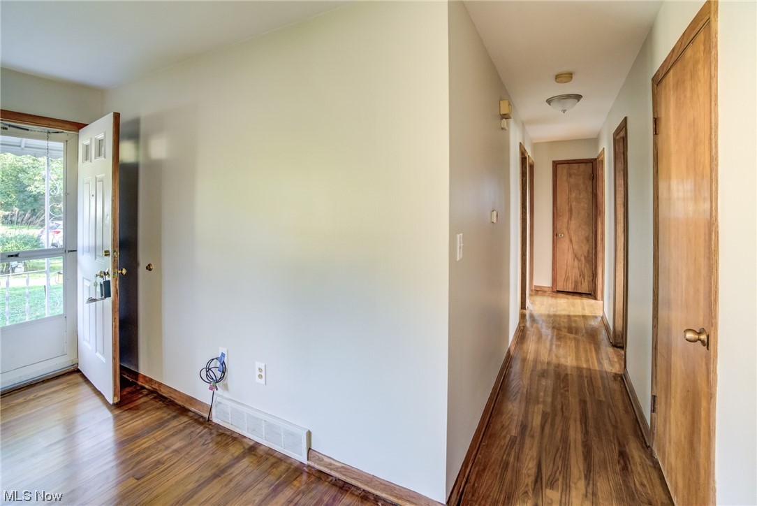 4576 Venus Road Uniontown, OH 44685 - Photo 6 of 23 Gallery Image 6