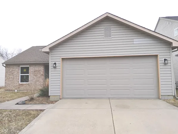 $249,000 | 9714 Treyburn Lakes Drive, Indianapolis, IN 46239
