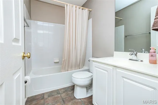 $185,000 | 1233 Woodland Point Drive, Unit H, St. Louis, MO 63146