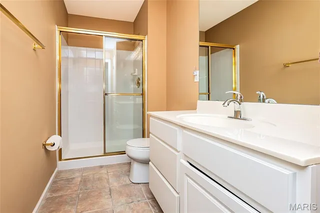 $185,000 | 1233 Woodland Point Drive, Unit H, St. Louis, MO 63146